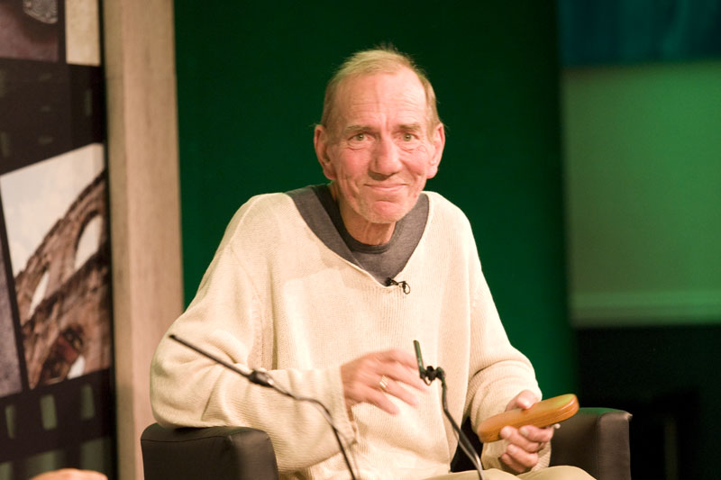 pete-postlethwaite-dies-photographs